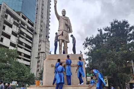 Statue Cleaning Program 2